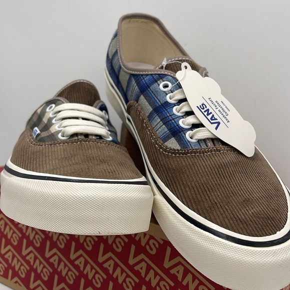 Authentic 44 D
Anaheim Factory 0g Cord/Pewter
VN000581NU Sneakers - Picture 5 of 16